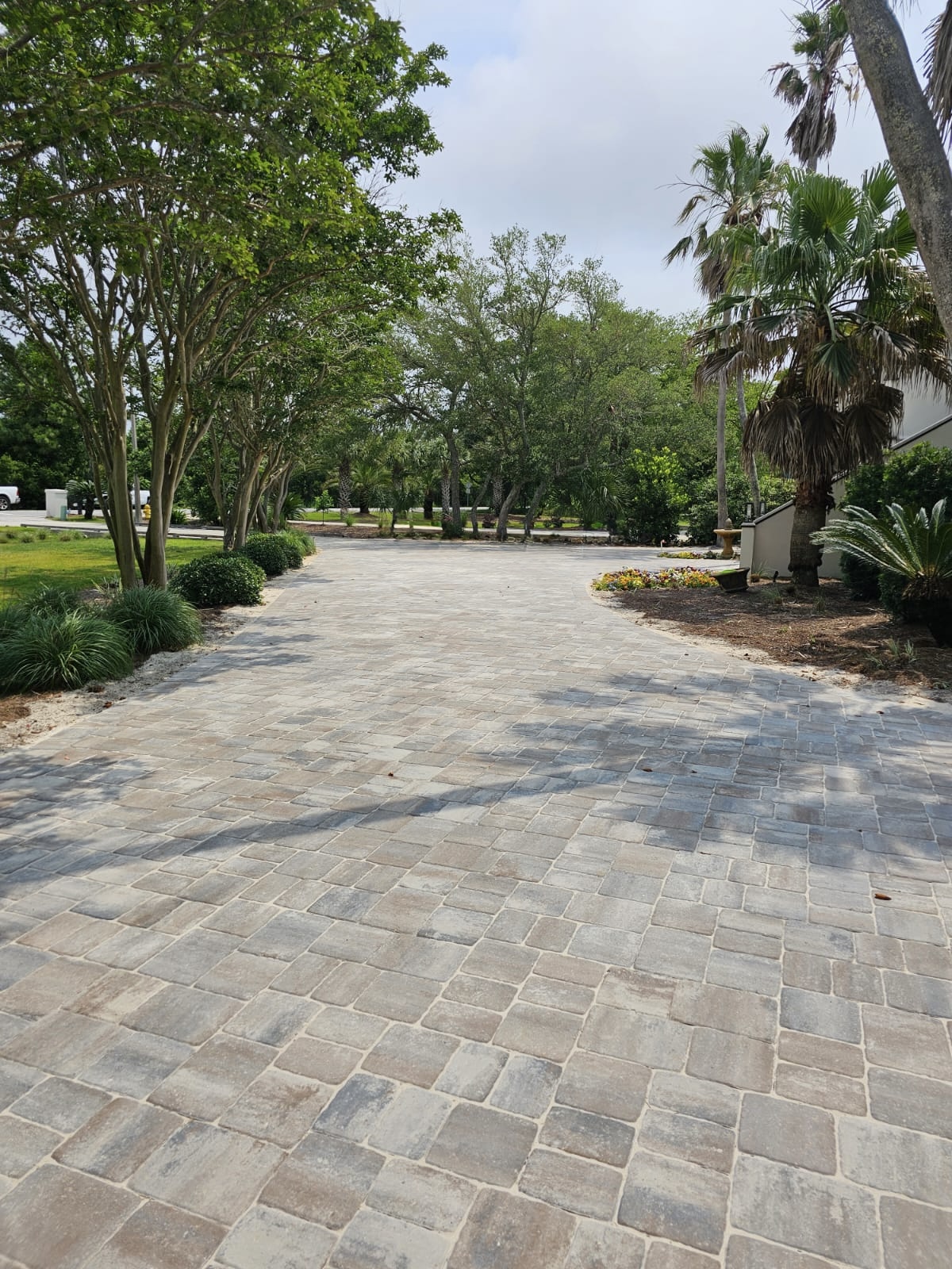 Professional brick pavers driveway installation